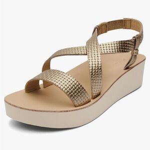 NWT Olukai Onohi Platform Strappy Sandals in Bubbly/ White Sand